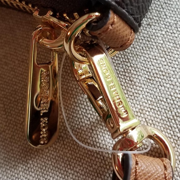 Signature Multi-function Phone Case Wallet w/Strap - Picture 4 of 8